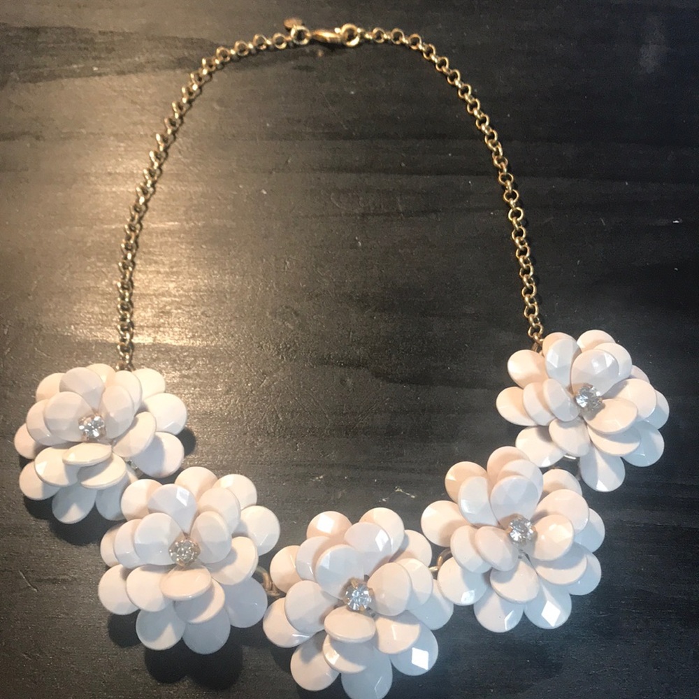 J Crew statement necklace w/white flowers